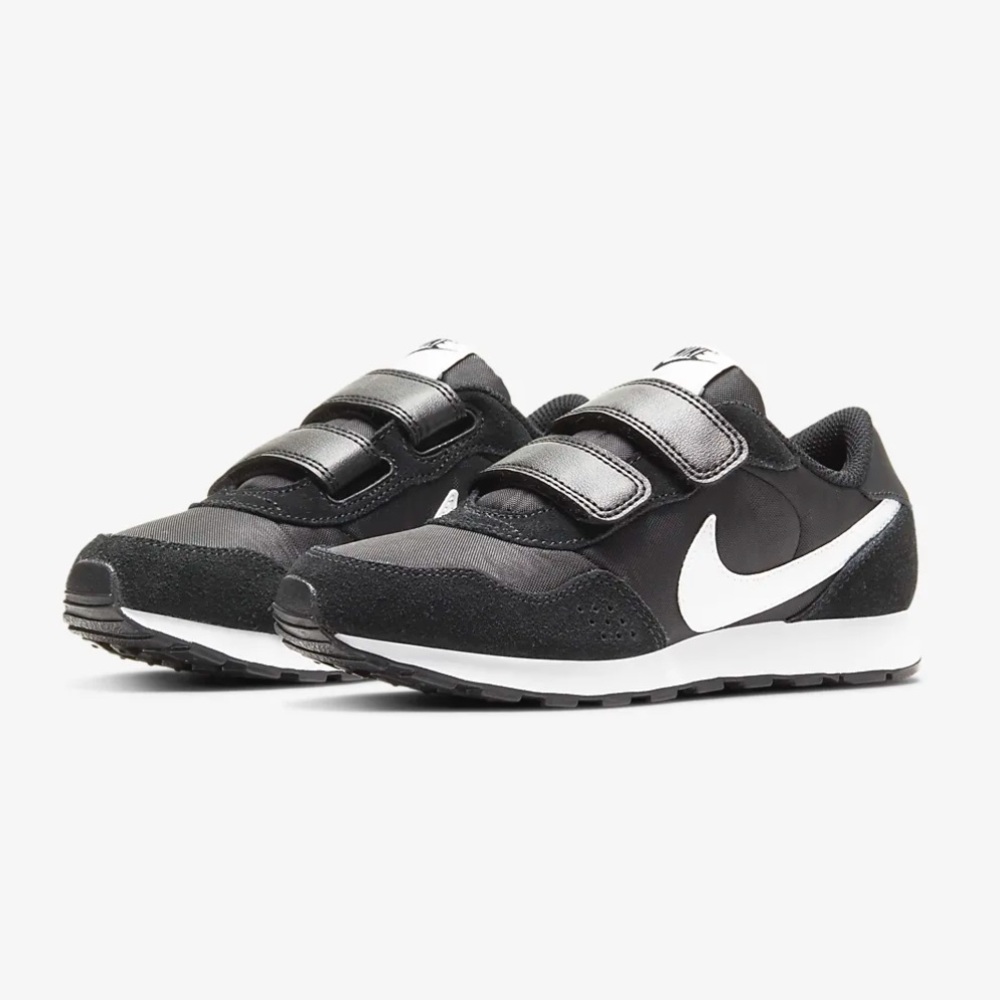 Nike 11c valiant